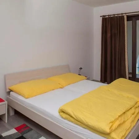 Residenza Viramonte - Casa Bianca, 13 *